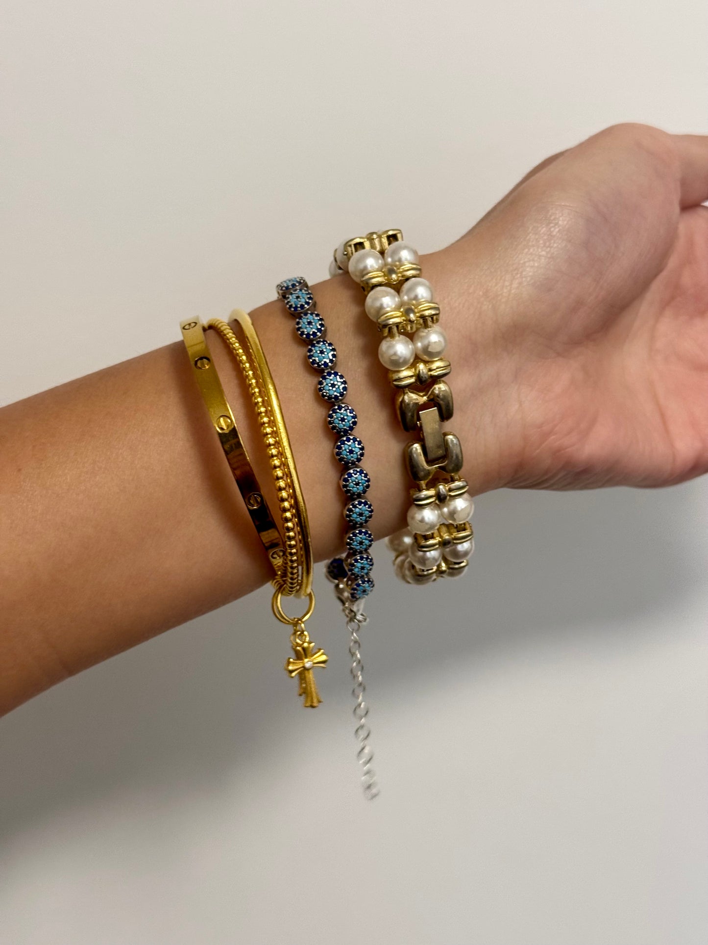Strings of Pearl Watch